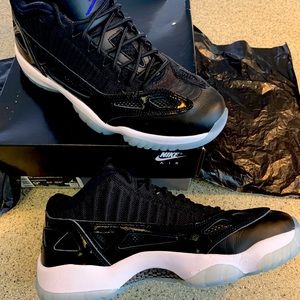 Air Jordan 11 Retro Low IE size 9.5